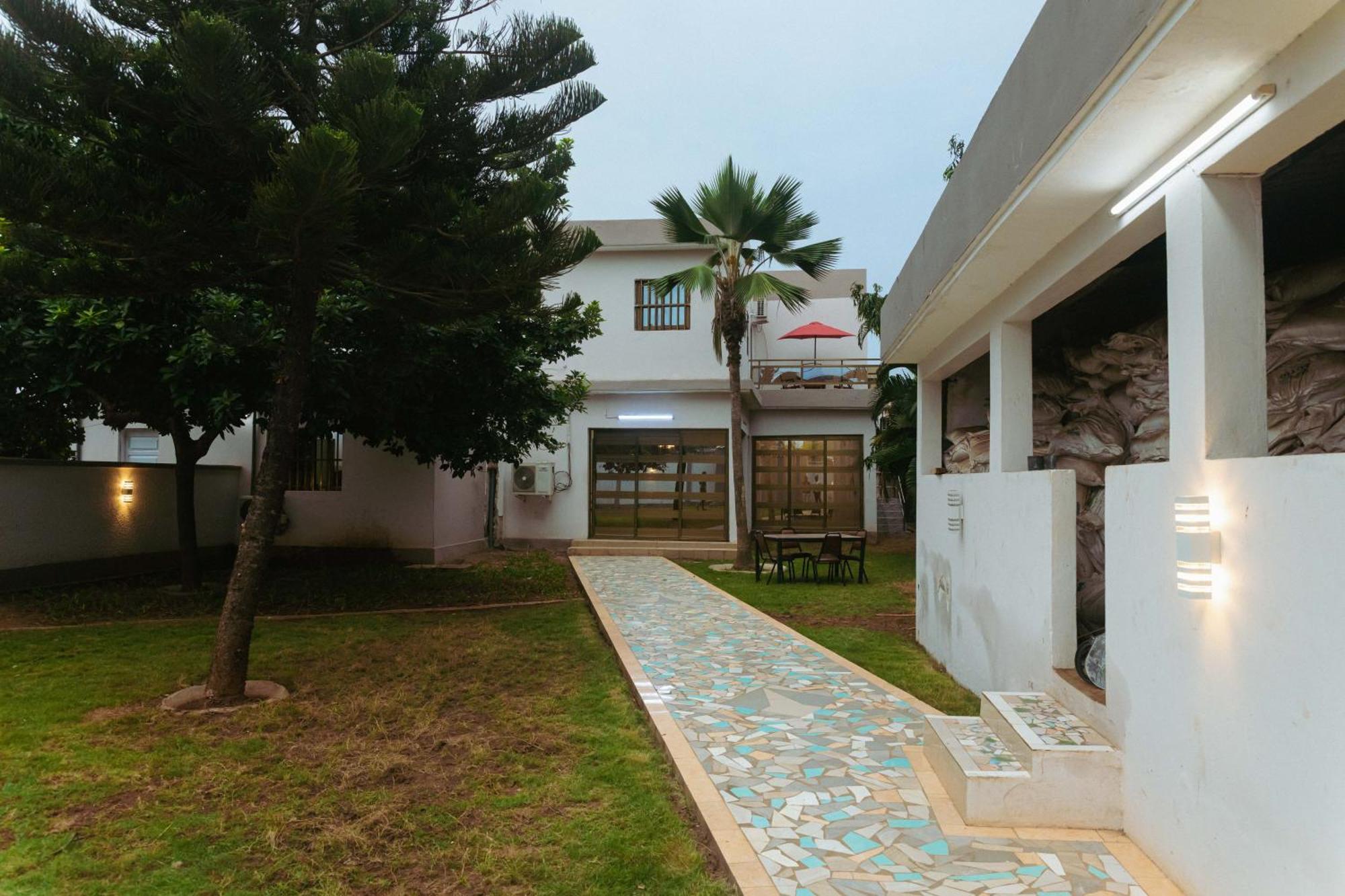 Studio Residence Condominium 로메 외부 사진